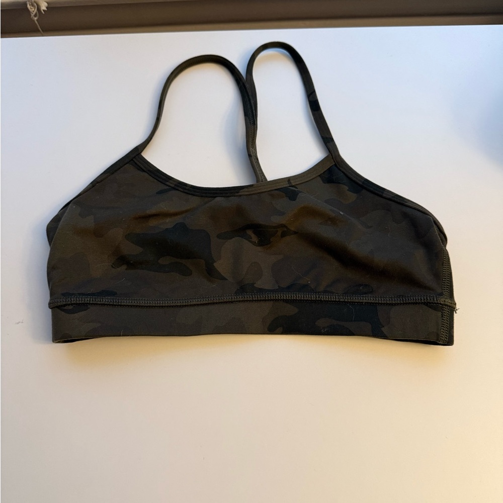 Lululemon camo sports bra